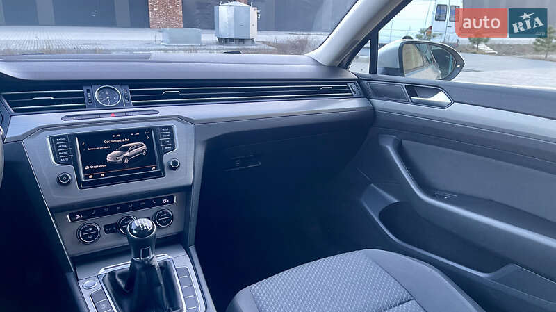 Универсал Volkswagen Passat 2015 в Хмельницком