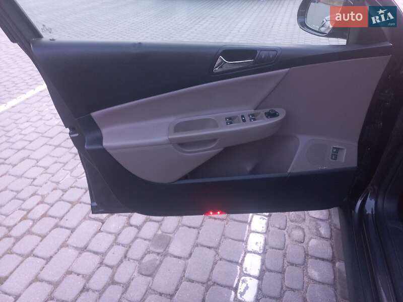 Універсал Volkswagen Passat 2008 в Львові