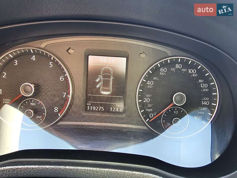 Седан Volkswagen Passat 2014 в Ивано-Франковске