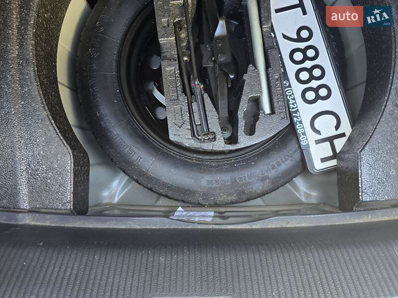 Седан Volkswagen Passat 2014 в Ивано-Франковске