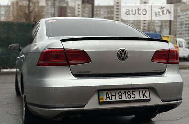 Седан Volkswagen Passat 2013 в Києві