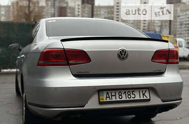 Седан Volkswagen Passat 2013 в Киеве