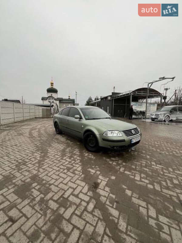 Седан Volkswagen Passat 2001 в Кременце