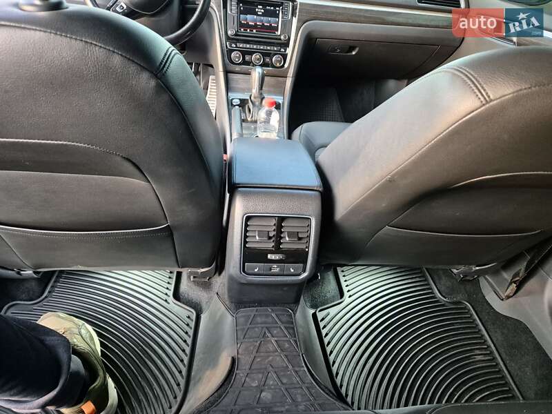 Седан Volkswagen Passat 2017 в Петрове