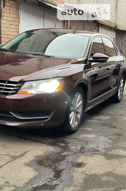 Седан Volkswagen Passat 2012 в Киеве