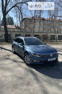 Універсал Volkswagen Passat 2015 в Звягелі