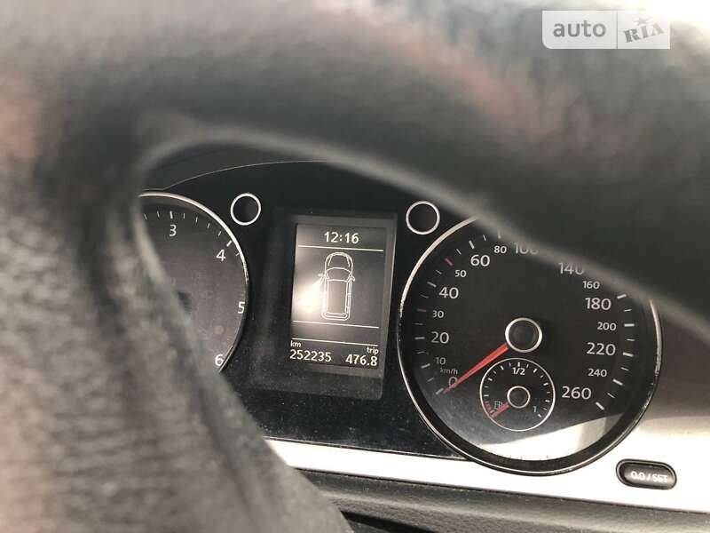 Универсал Volkswagen Passat 2010 в Киеве