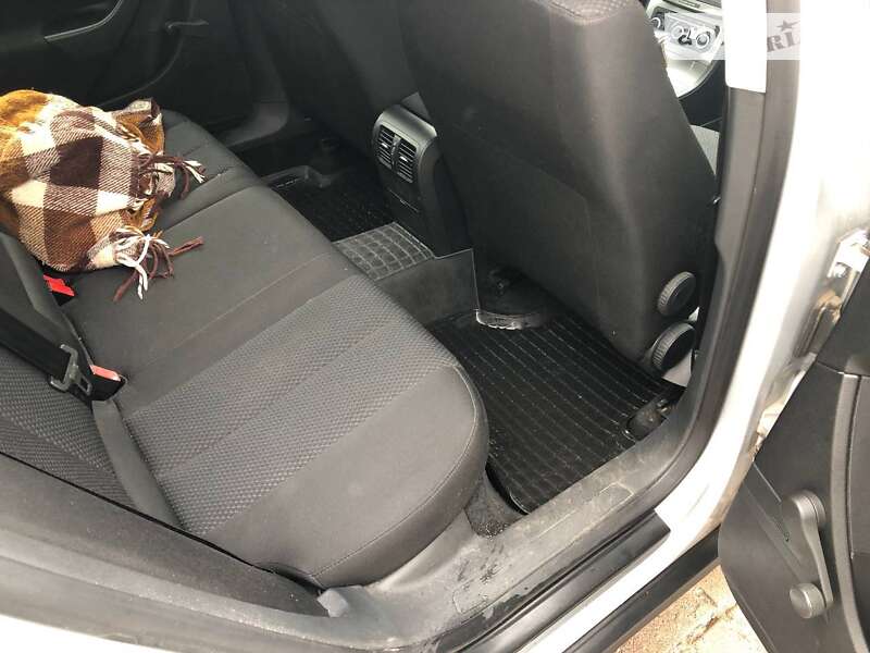 Универсал Volkswagen Passat 2010 в Киеве