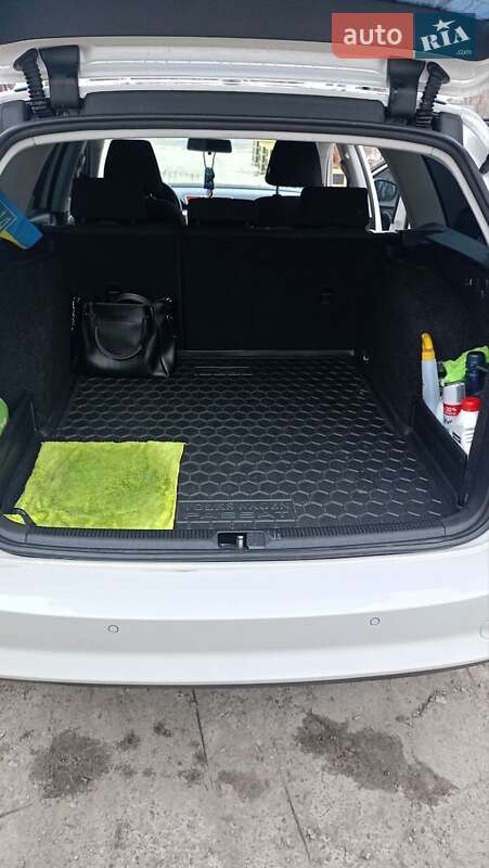 Универсал Volkswagen Passat 2011 в Ирпене