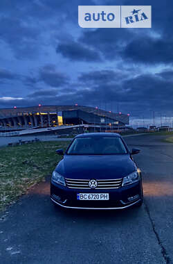 Седан Volkswagen Passat 2011 в Львове