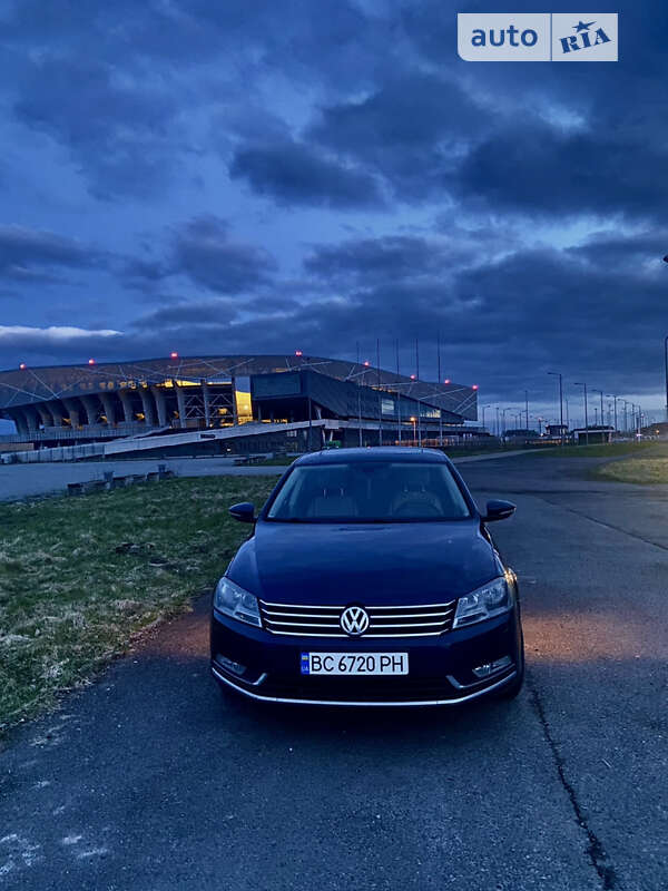 Седан Volkswagen Passat 2011 в Львові