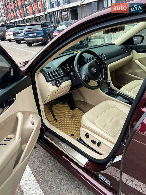 Седан Volkswagen Passat 2013 в Києві