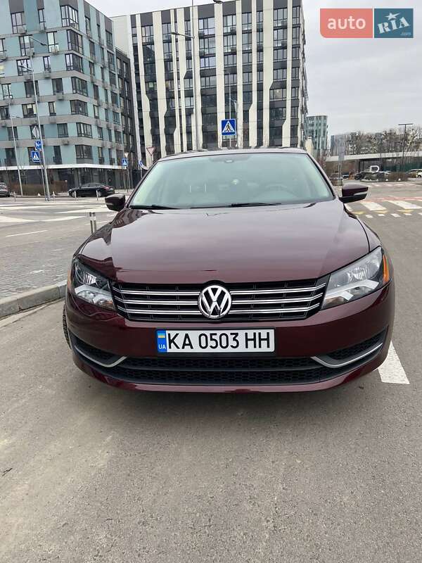 Седан Volkswagen Passat 2013 в Києві