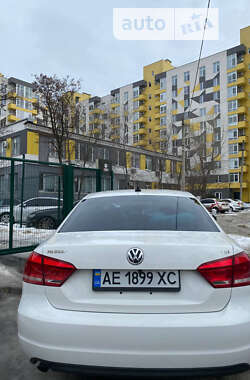 Седан Volkswagen Passat 2013 в Дніпрі