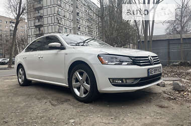 Седан Volkswagen Passat 2013 в Дніпрі