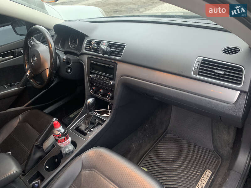 Седан Volkswagen Passat 2013 в Николаеве