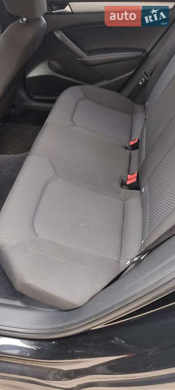 Седан Volkswagen Passat 2012 в Кривом Роге