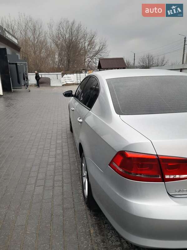 Седан Volkswagen Passat 2011 в Виннице