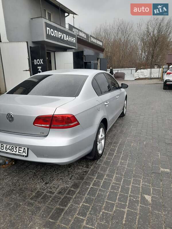 Седан Volkswagen Passat 2011 в Виннице