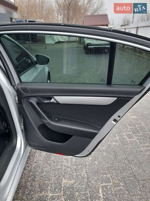 Седан Volkswagen Passat 2011 в Виннице