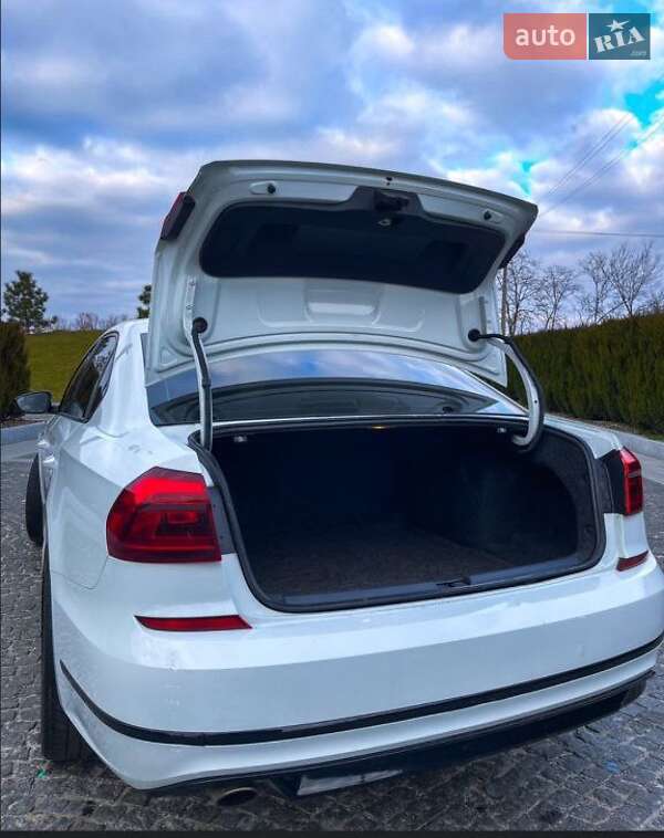 Седан Volkswagen Passat 2017 в Виннице