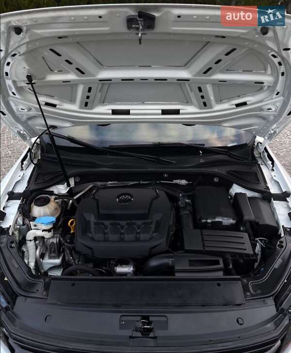 Седан Volkswagen Passat 2017 в Виннице