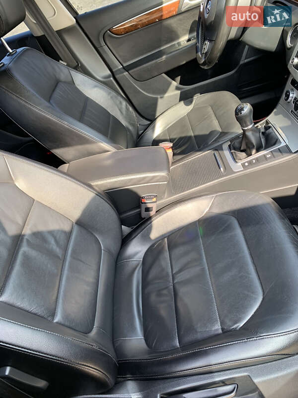 Седан Volkswagen Passat 2013 в Гайвороне