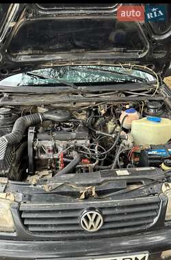 Универсал Volkswagen Passat 1994 в 