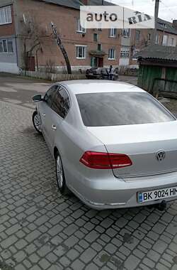 Седан Volkswagen Passat 2012 в Рокитном