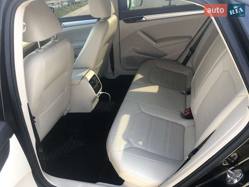 Седан Volkswagen Passat 2018 в Ивано-Франковске