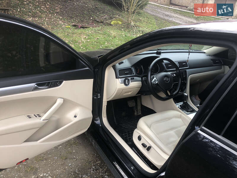 Седан Volkswagen Passat 2018 в Ивано-Франковске
