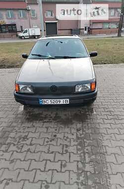 Седан Volkswagen Passat 1992 в Червонограде