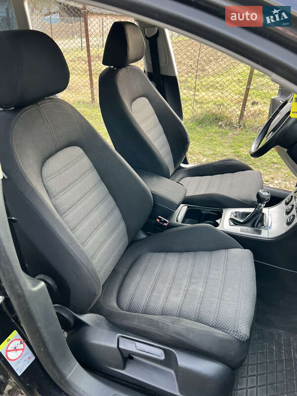 Универсал Volkswagen Passat 2006 в Черновцах