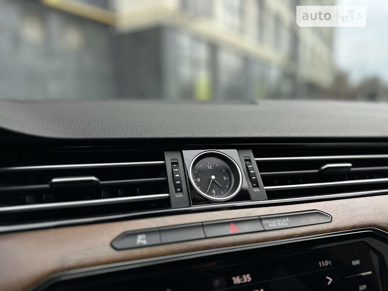 Седан Volkswagen Passat 2018 в Львове