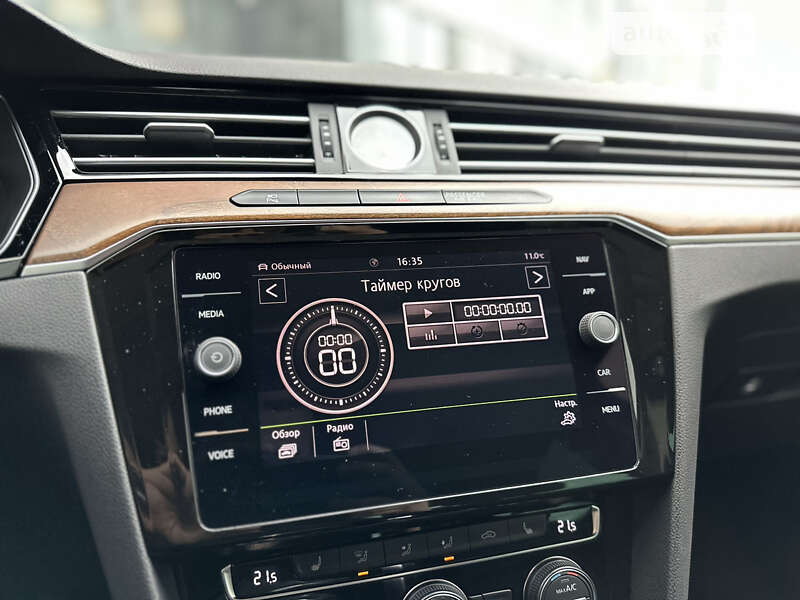 Седан Volkswagen Passat 2018 в Львове