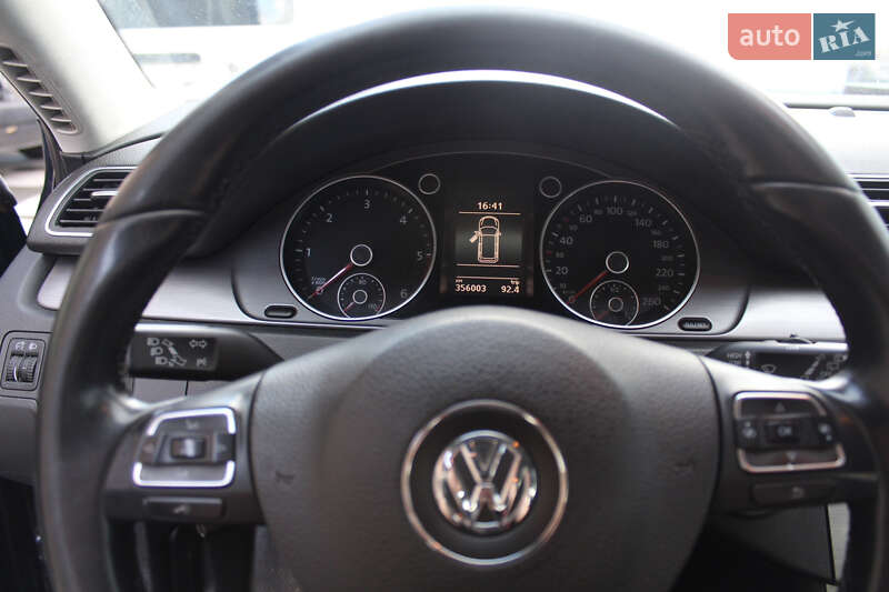 Універсал Volkswagen Passat 2011 в Кам'янці-Бузькій