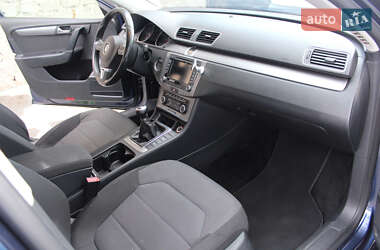 Универсал Volkswagen Passat 2011 в Каменке-Бугской