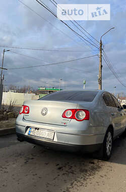 Седан Volkswagen Passat 2005 в Миколаєві