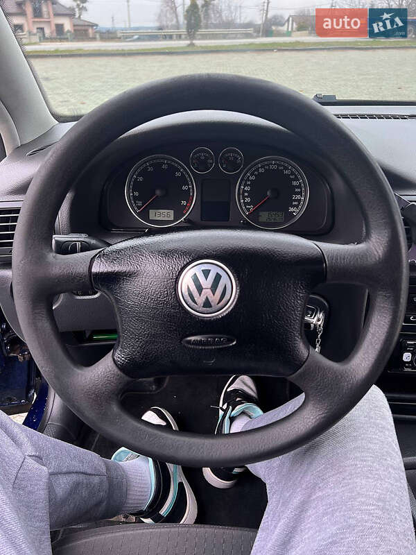 Универсал Volkswagen Passat 2004 в Львове фото 11 Универсал Volkswagen Passat 2004 в Львове