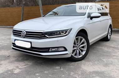 Універсал Volkswagen Passat 2017 в Чернігові