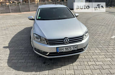 Седан Volkswagen Passat 2011 в Кривом Роге