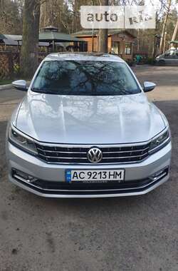 Седан Volkswagen Passat 2016 в Луцьку