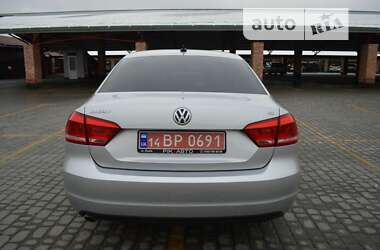 Седан Volkswagen Passat 2012 в Львове