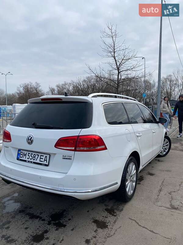 Універсал Volkswagen Passat 2012 в Сумах