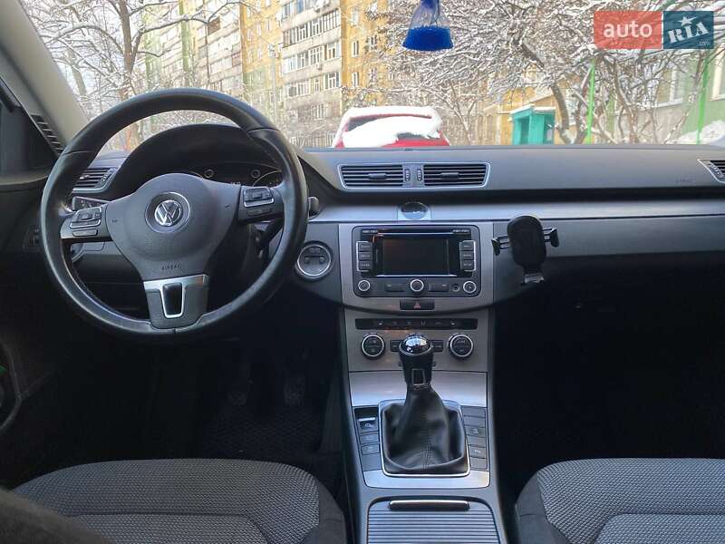 Універсал Volkswagen Passat 2012 в Сумах