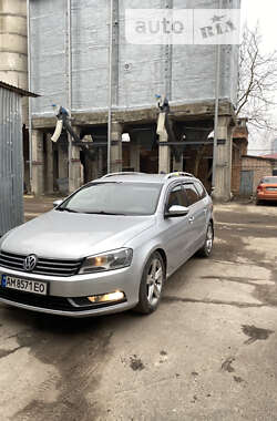 Універсал Volkswagen Passat 2011 в Житомирі