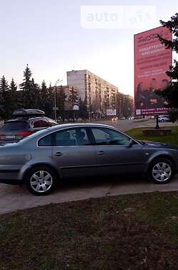 Седан Volkswagen Passat 2003 в Ужгороде