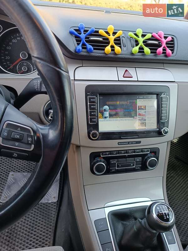 Седан Volkswagen Passat 2010 в Южноукраинске