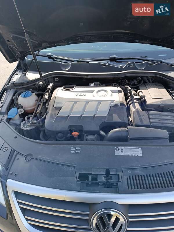 Седан Volkswagen Passat 2010 в Южноукраинске