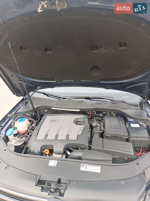 Універсал Volkswagen Passat 2011 в Черкасах